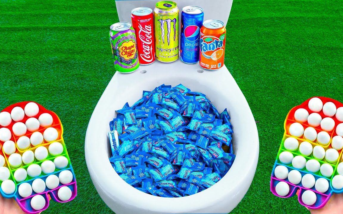 看过马桶君往外吐的吗?曼妥思加汽水让它呕泡泡,但是很有趣