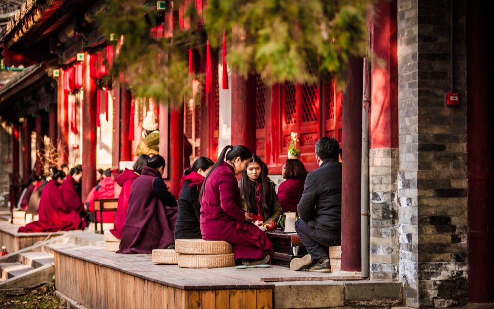 隐藏在卧佛寺里的茶空间,原汁原味的保留了清朝寺院的建筑风格哔哩哔哩bilibili