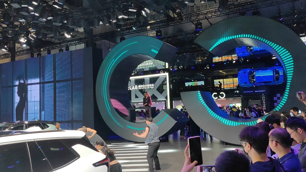 上海车展,最酷展台应该非领克莫属了