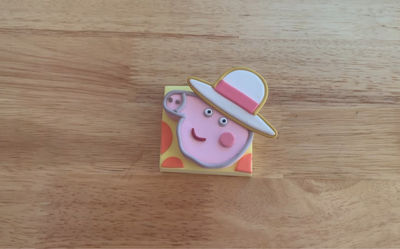 小猪佩奇-猪姥姥-粘土手工制作