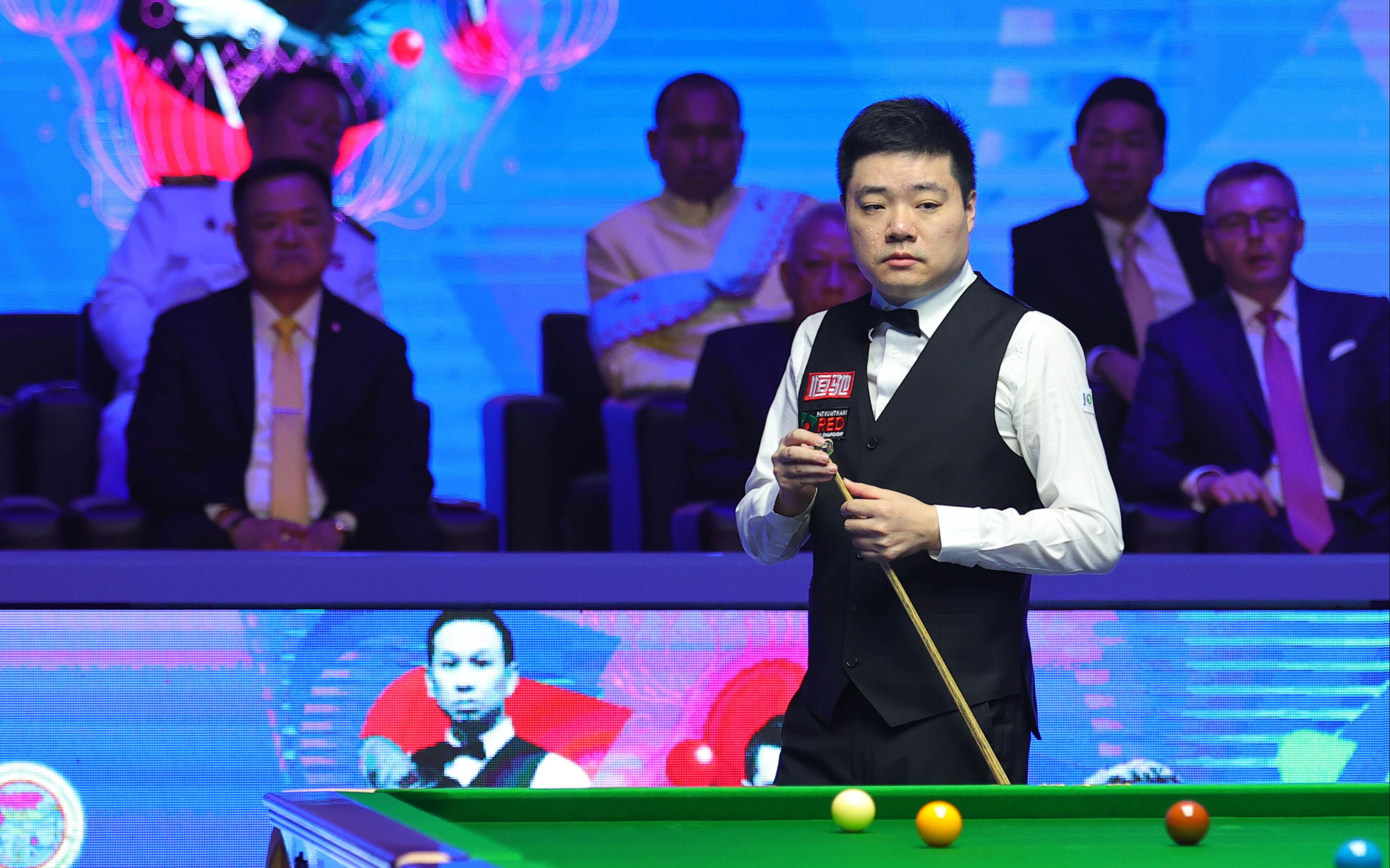 6-2!慢镜头欢迎丁俊晖开心大笑,4连鞭击溃奥沙利文,球迷鼓掌