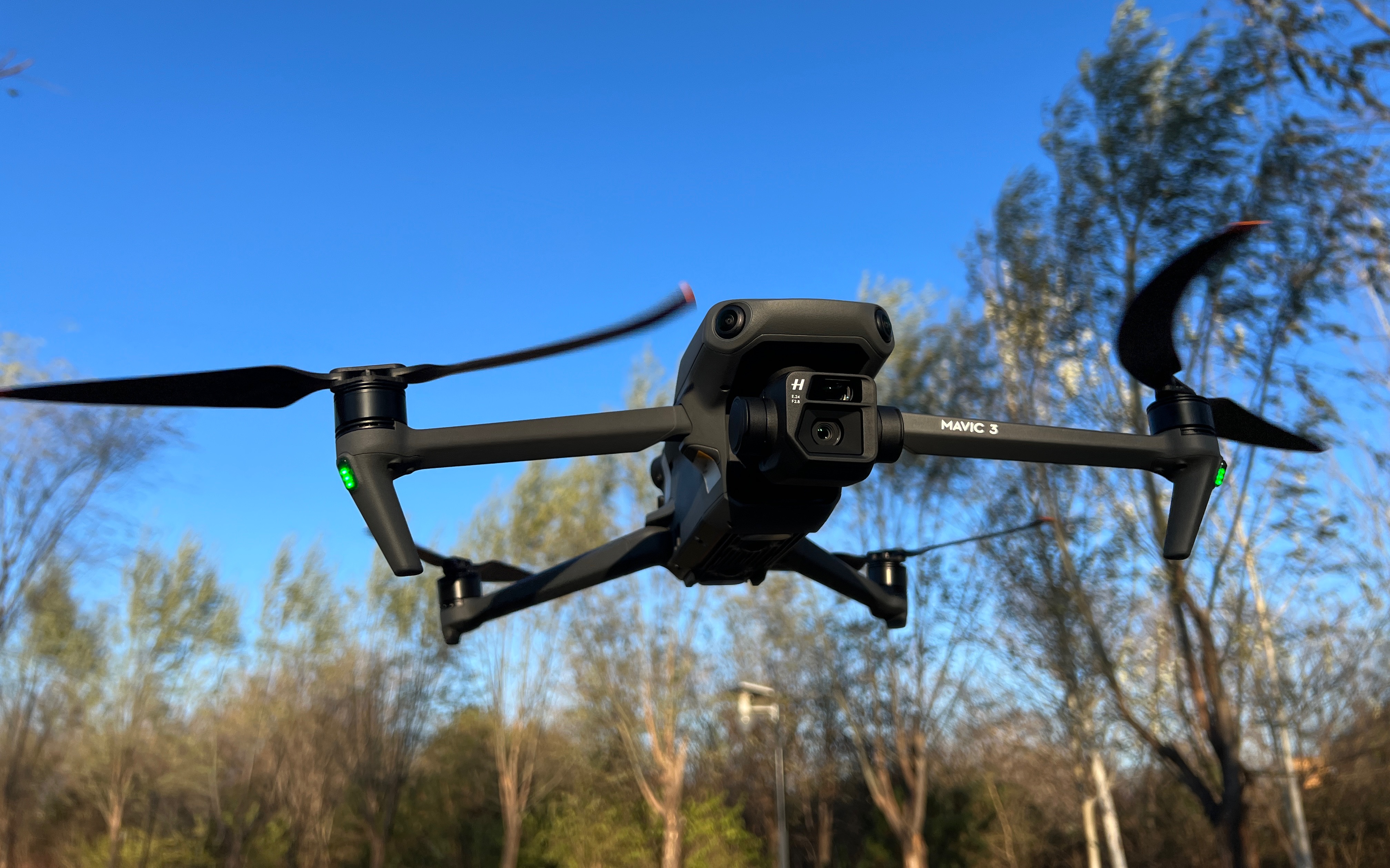 大疆mavic3 首发批次翻车_哔哩哔哩_bilibili