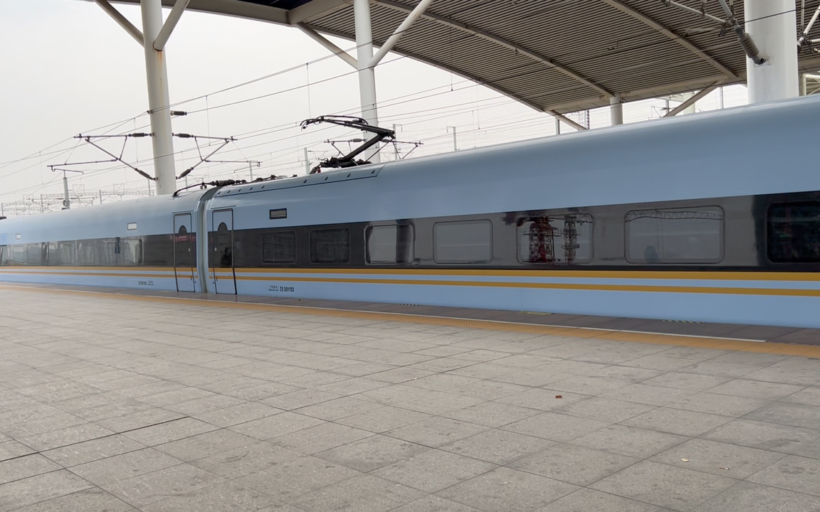 d3136次列车(上海铁路局cr300bf-5006/5011重联)绍兴北站出站