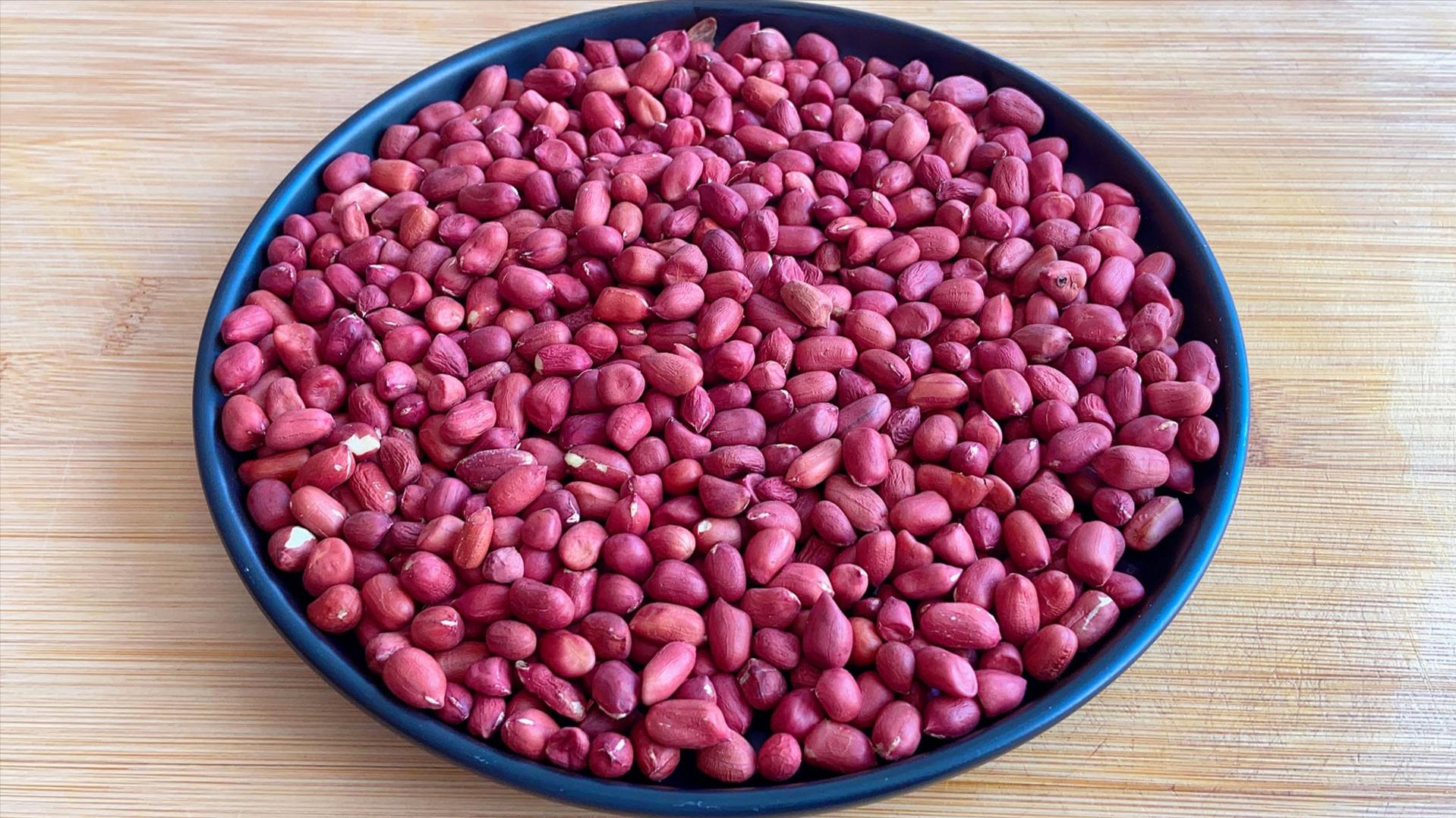 秋天要多吃花生,教你从没吃过的做法,补血益气又补钙,比吃肉香