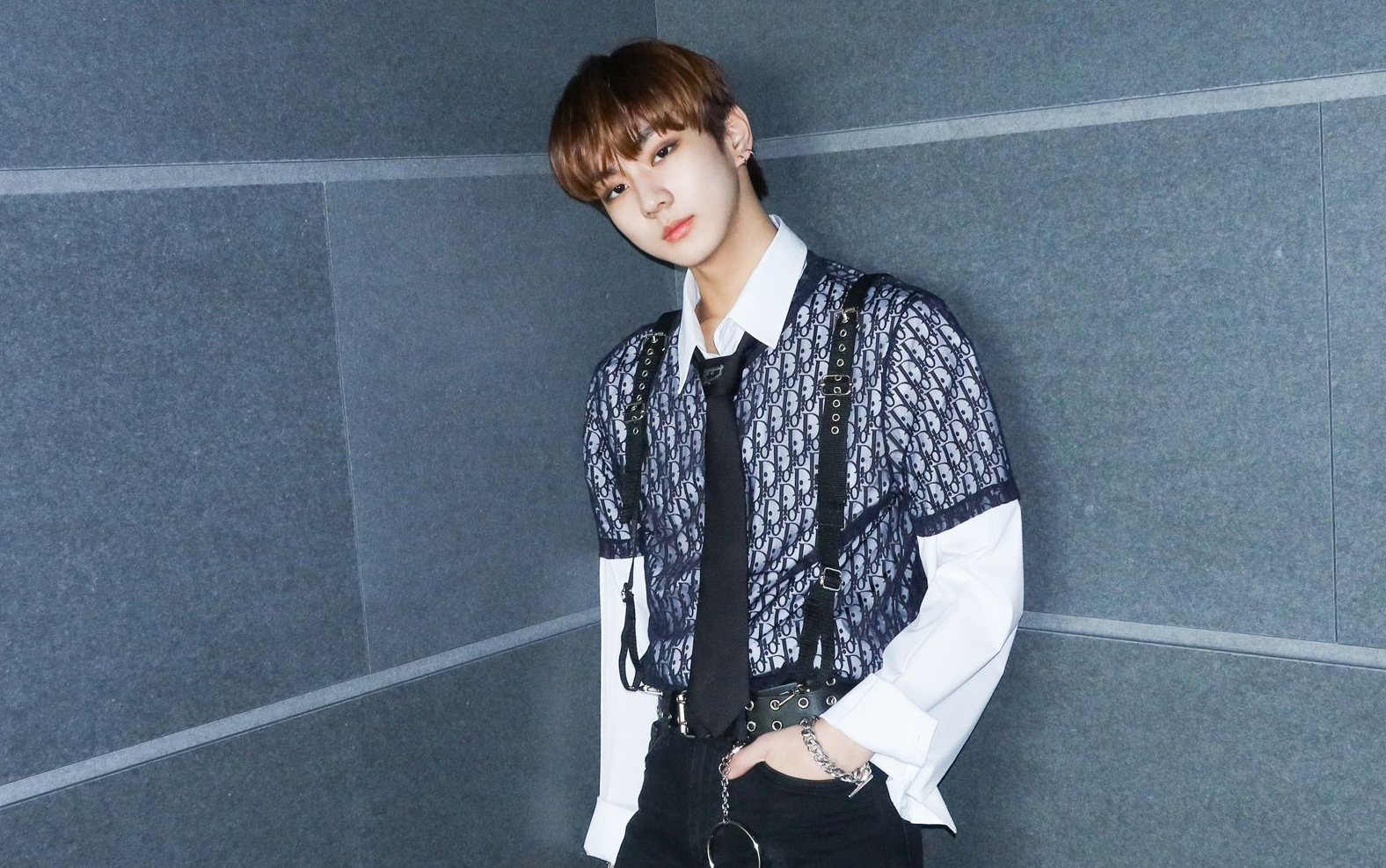 enhypen mini2辑 border:carnival