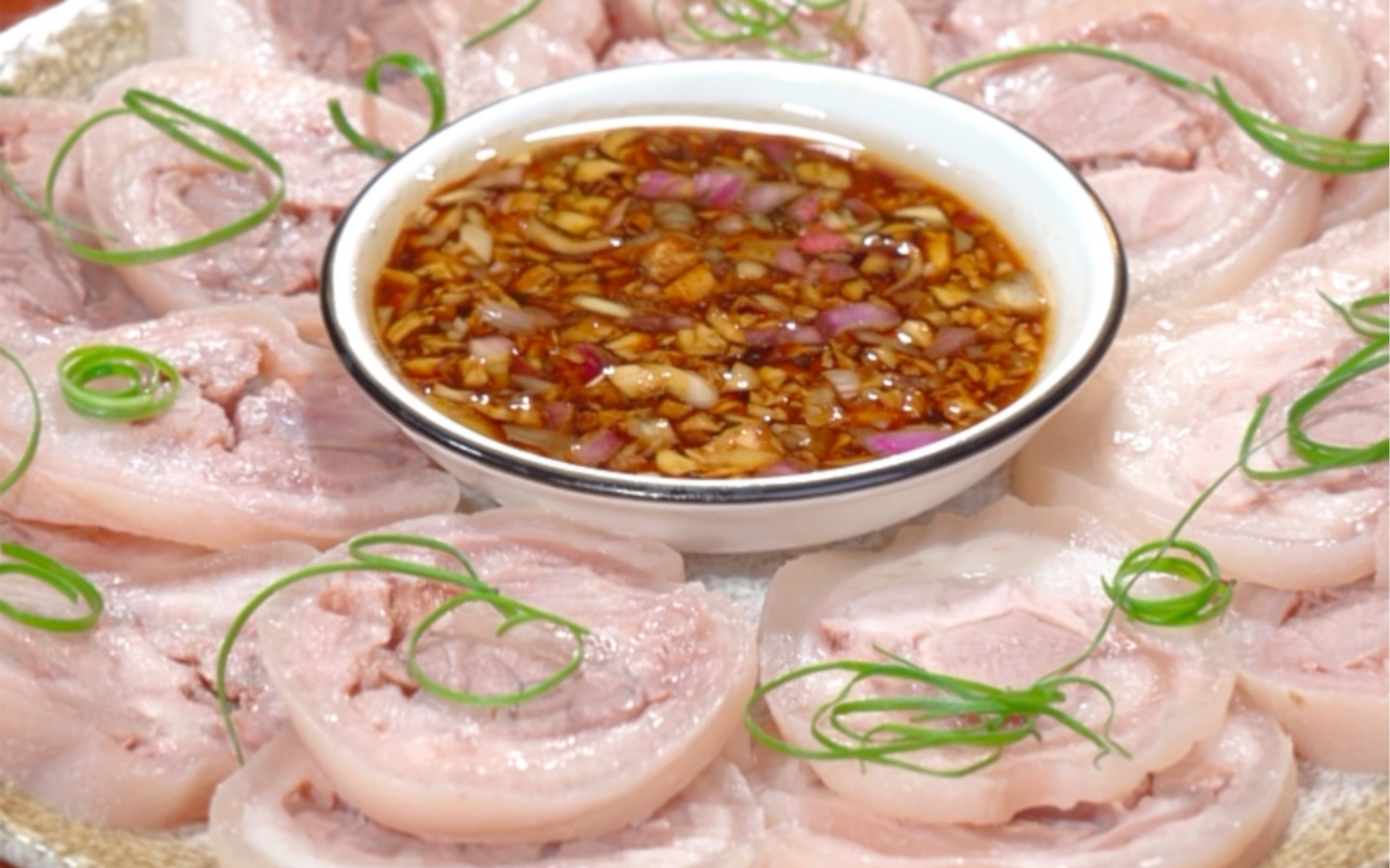 火遍广东的经典名菜白云猪手,原来做法那么简单,爽口弹牙,一口一块