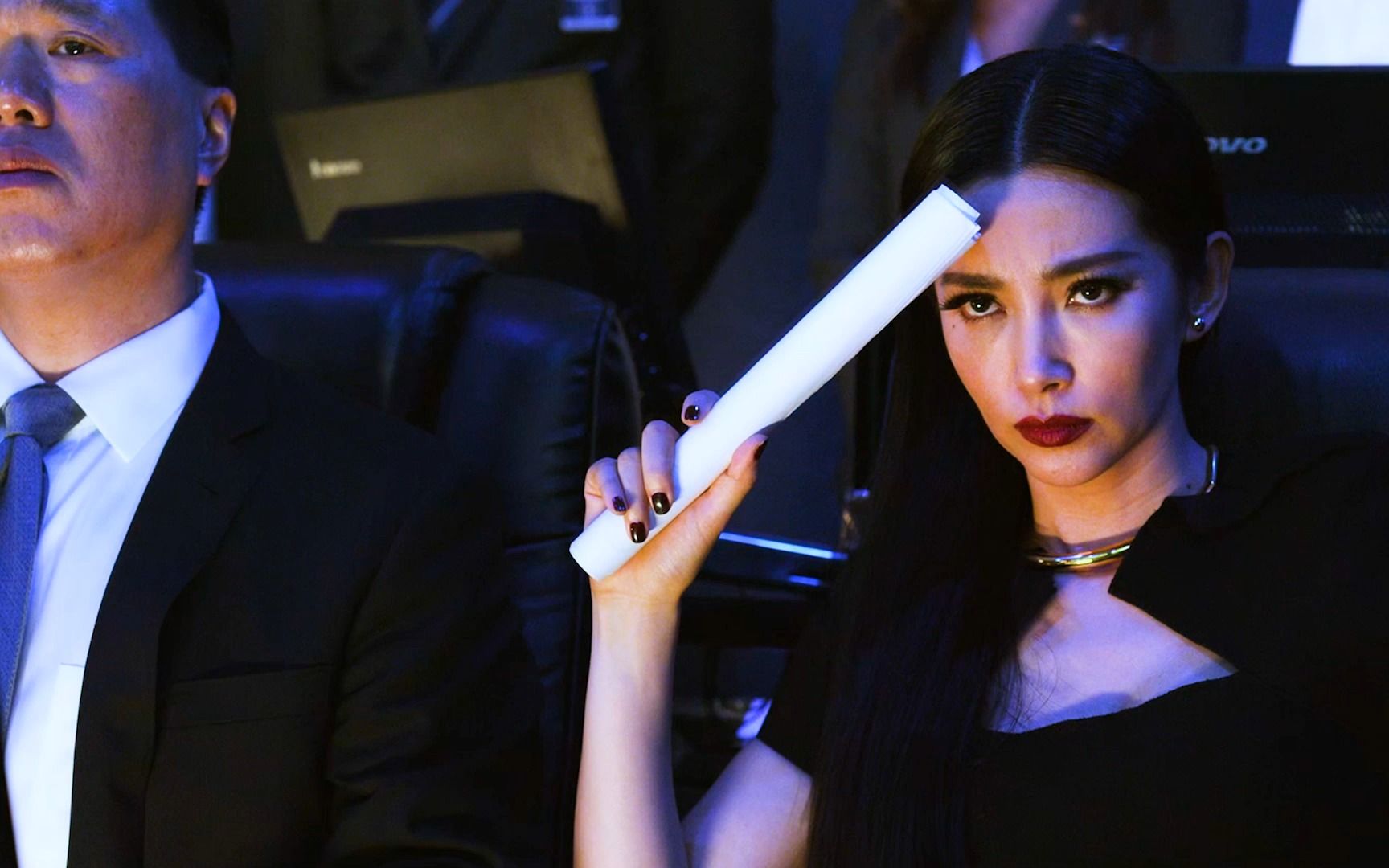 冰姐还是这么飒:不要小看女性,下一秒打的爬不起来