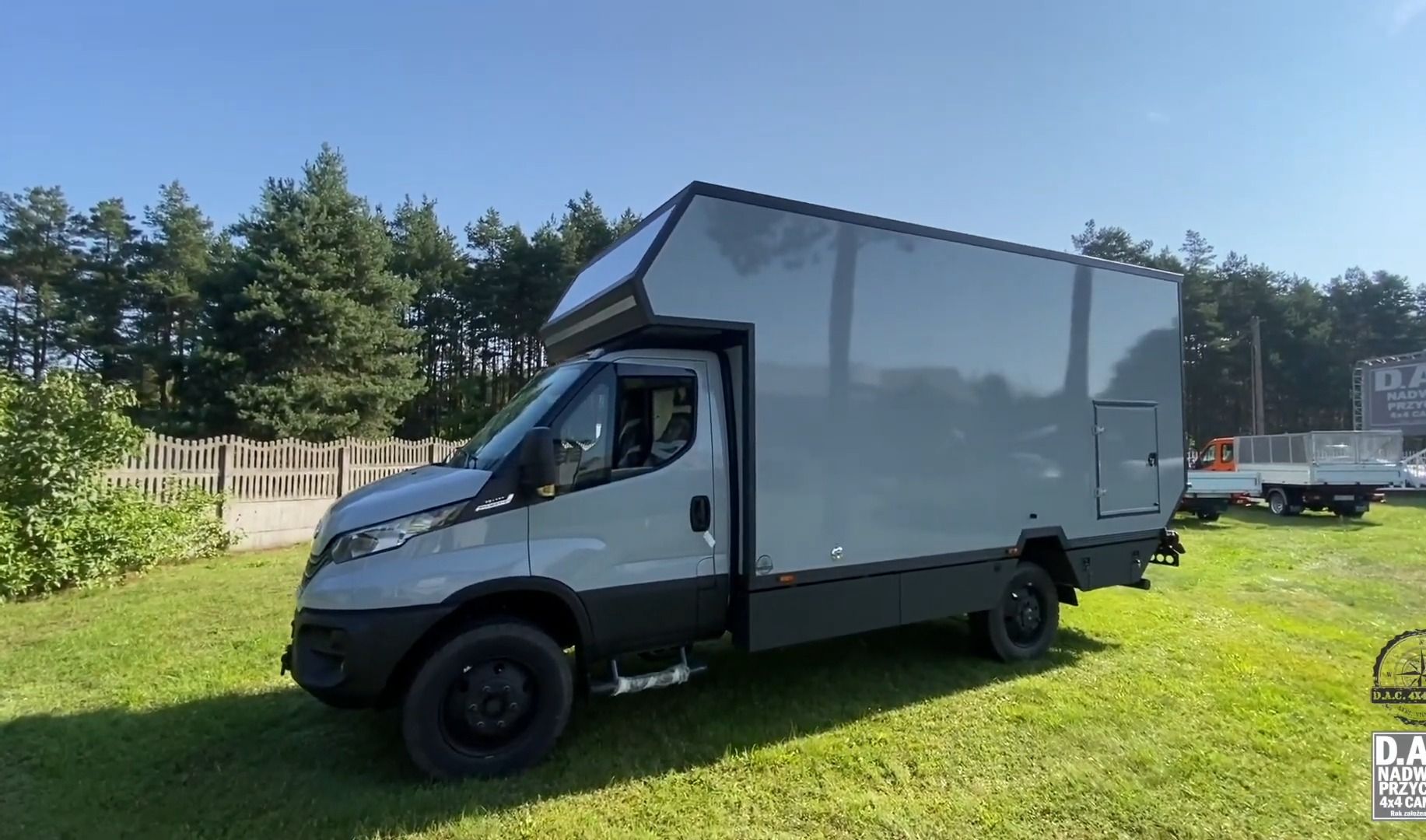 依维柯daily 4x4越野房车(空箱体)