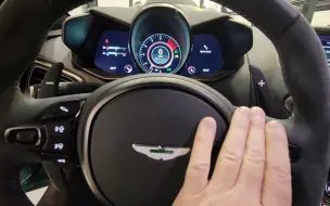 下载视频: 2022 阿斯顿马丁 Vantage F1 启动声浪