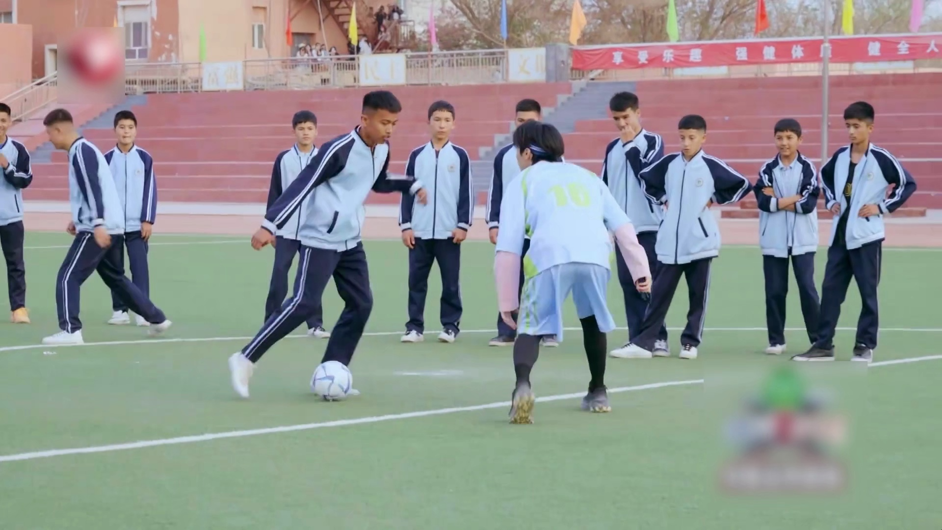 【严浩翔】这可是严浩翔踢足球哎,包的!