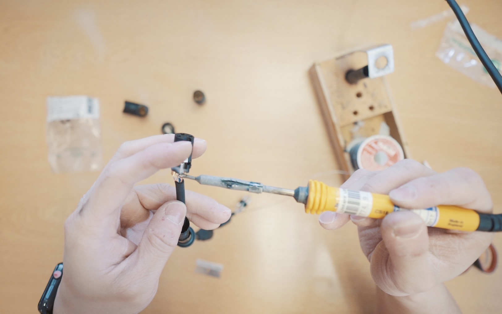 【韦找谁228】用Neutrik XLR接口改装索尼XL