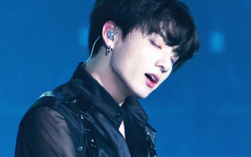 【田柾国】可是他最近的舞台物料已经是2022年的了