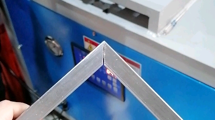 方管切90度角,一次可以同时切两条管