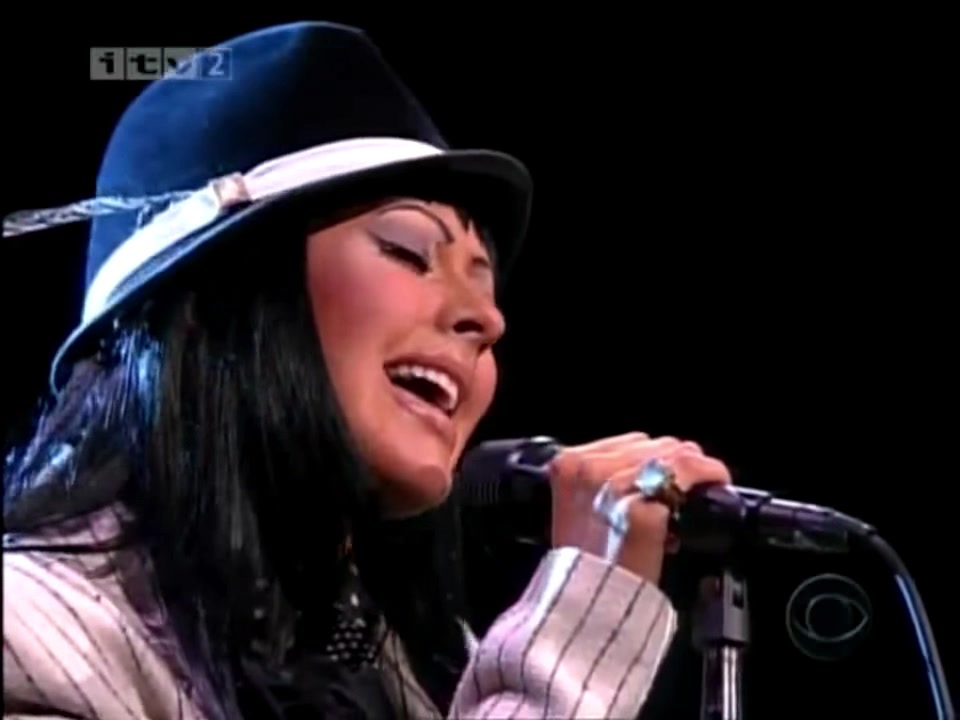 [图]【渐行渐远】Christina Aguilera - Walk Away Live