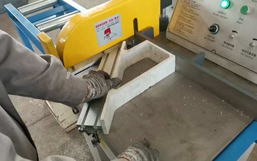 455半自动45度铝型材切管机 新能源车架切割下料机 高速切铝机