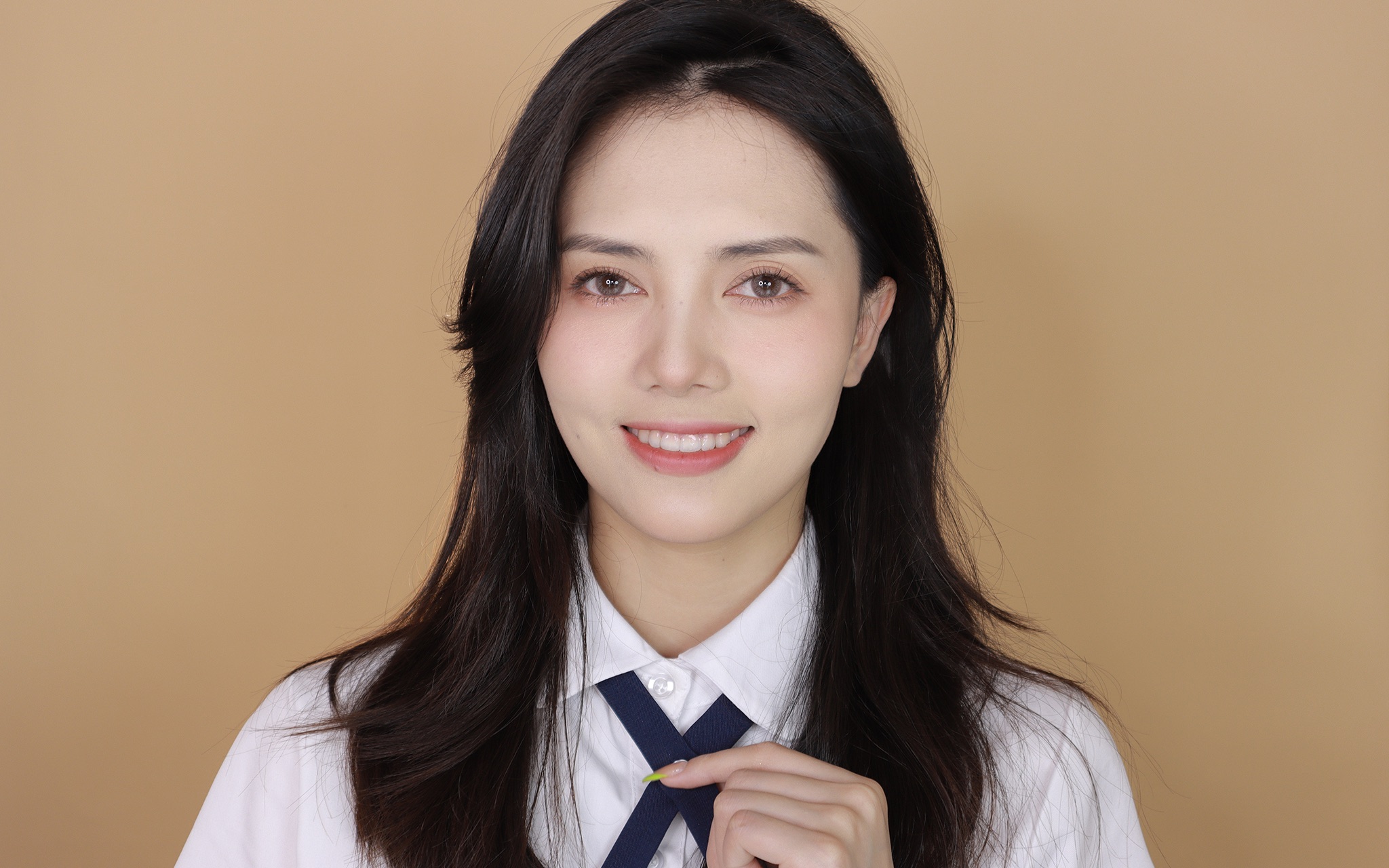 [杨可kyra]c位毕业照妆发教程|超上镜的清冷妈生感淡妆_哔哩哔哩 (゜