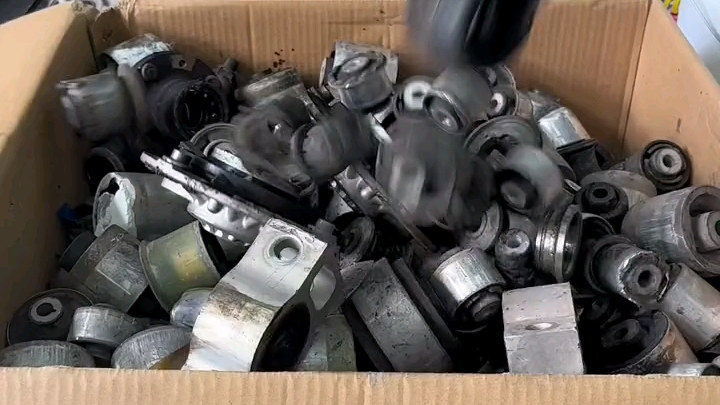 底盘异响 #底盘胶套 #底盘松散#汽车底盘 #底盘整备