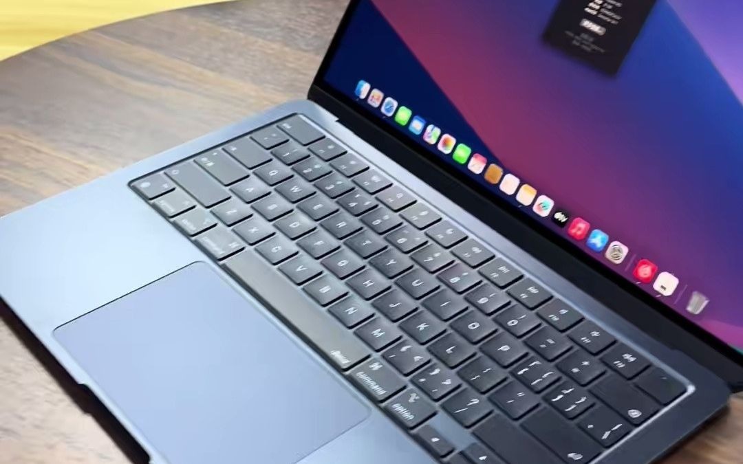 13寸 m2 macbook air 午夜色 8 256 成色9.99新,23年3月激活,.