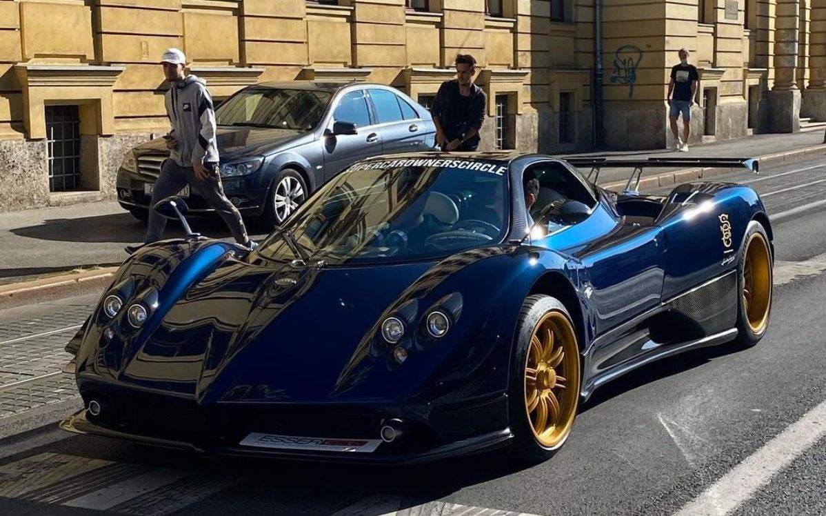 mike 帕加尼 zonda f 从洛杉矶抵达克罗地亚, 开始欧洲之旅