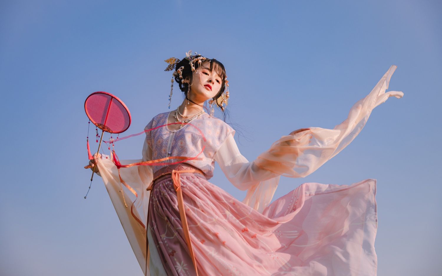 徐娇织羽集这套不仅仙还很显瘦的坦领汉服不来看看吗梵音海开箱