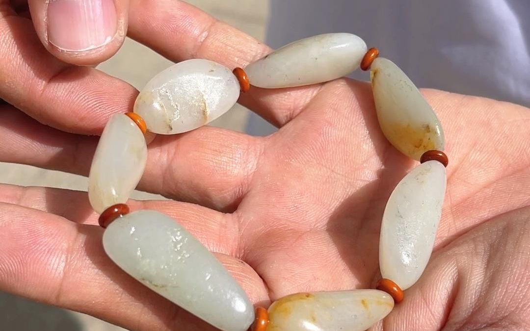 预算2000的和田玉籽料手串