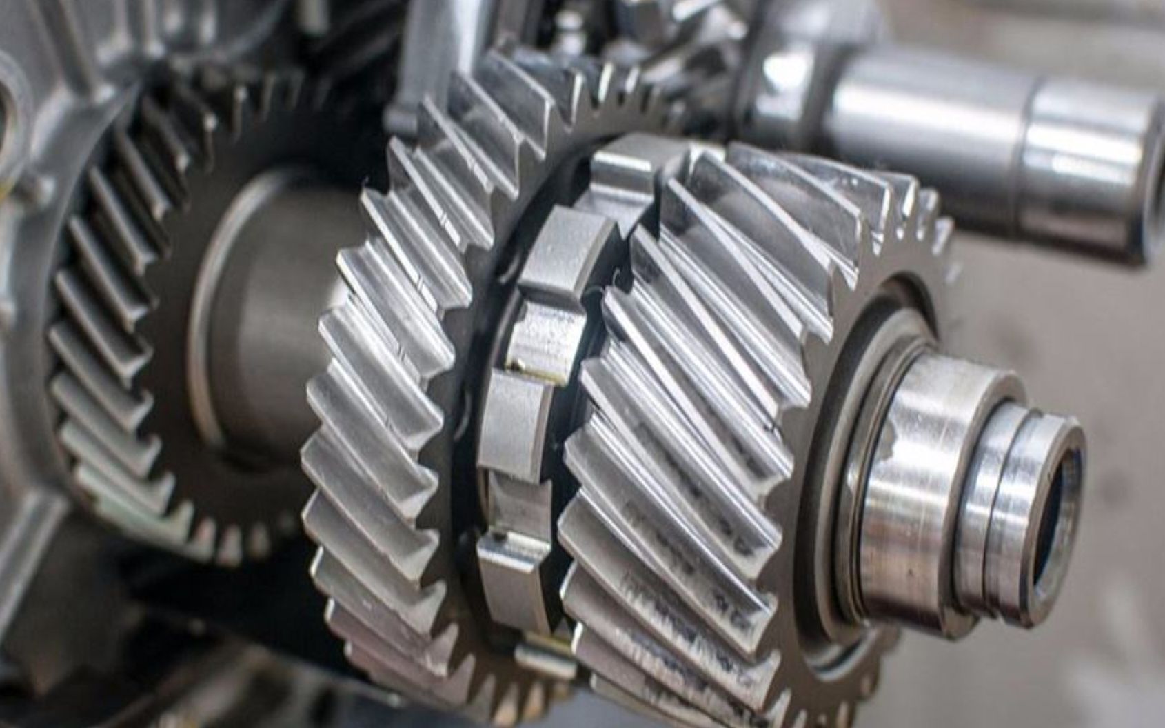 典型机械传动,齿轮齿条传动与滚珠丝杆传动的区别