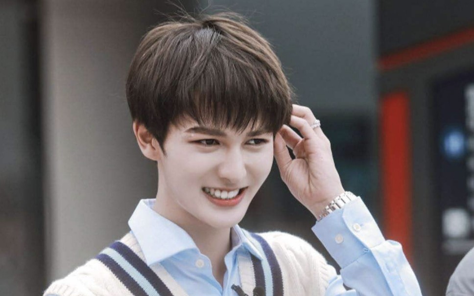 [朱正廷]为什么女孩子都喜欢看男孩子笑?进来就知道了!