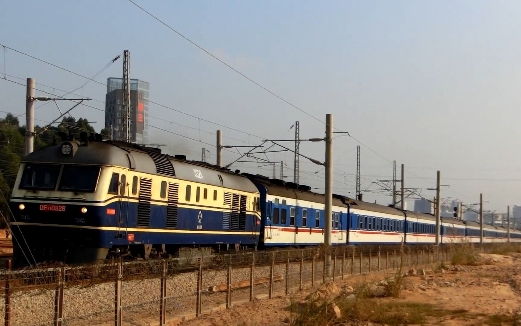 【中国铁路】原色时代 t102次全列蓝色25k通过 df11牵引