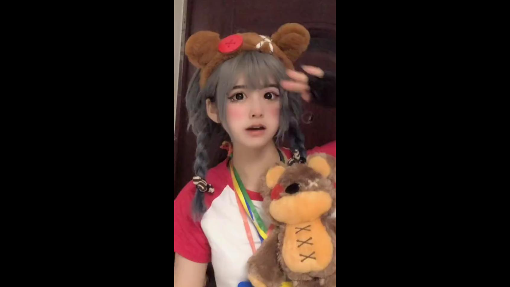 热爱105c的妮快来欣赏嫩叠的盛世容颜吧安妮