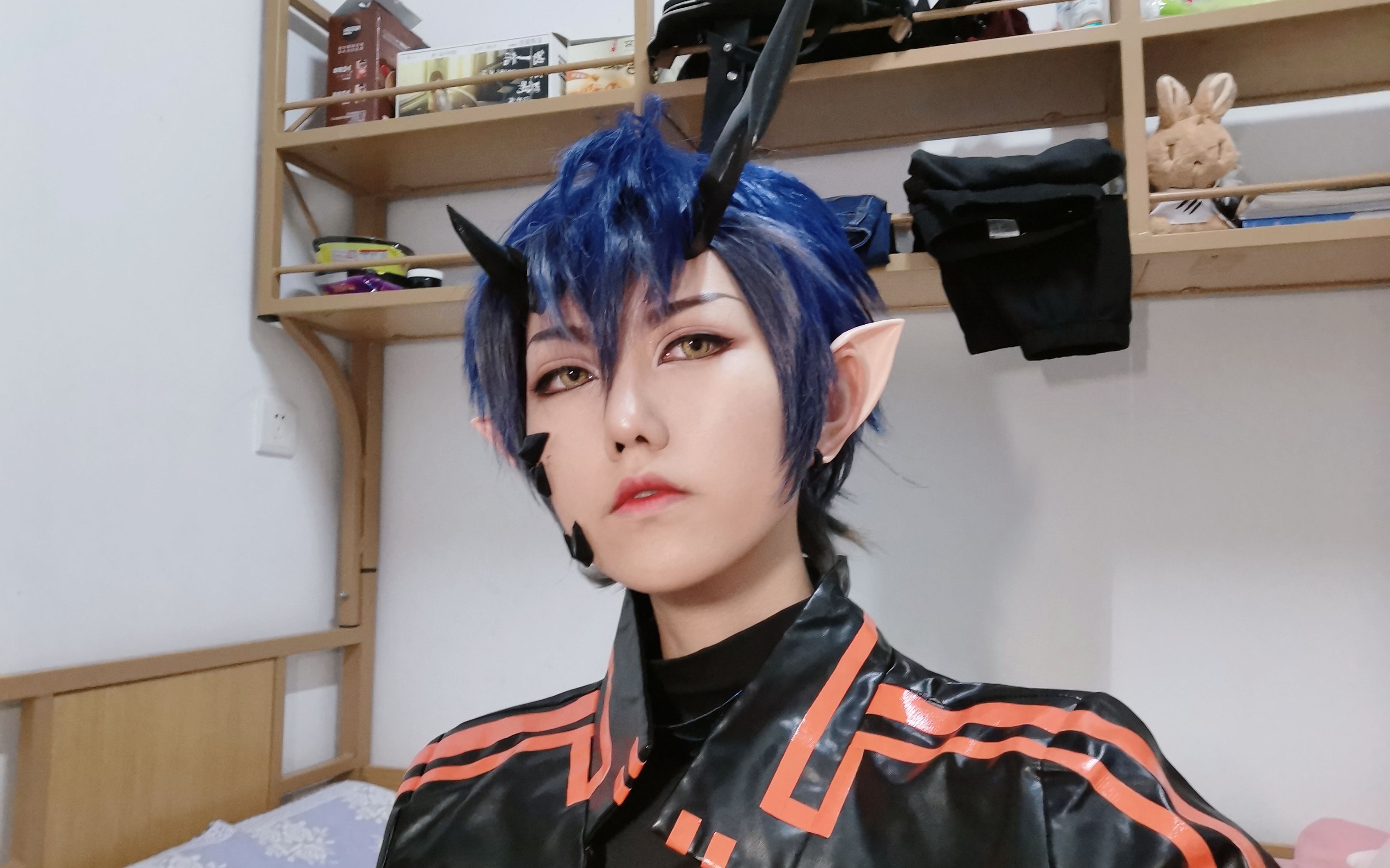 明日方舟--炎客cos试妆