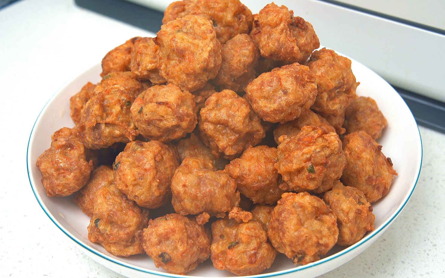 快过年了,教你炸莲藕肉丸,外酥里嫩,有肉有菜,简单还好吃