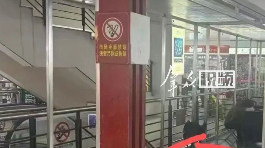 义乌一间不到10平方米商铺，拍出1700万元高价，商户盘下后拿来卖串珠。
