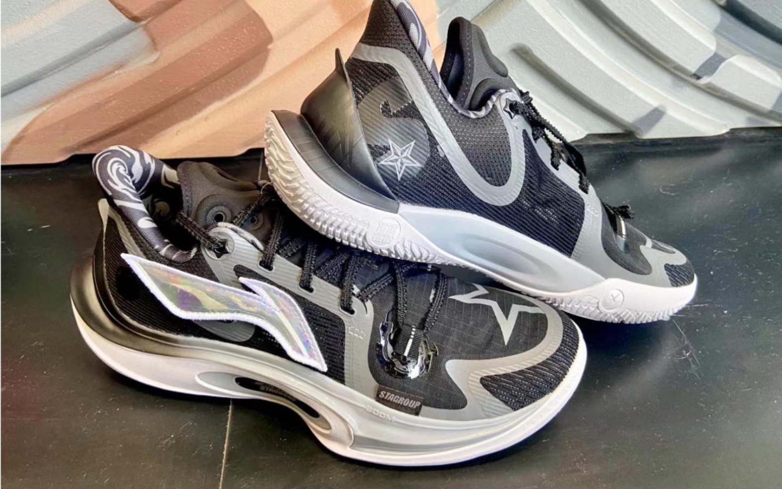 李宁音速11 x sta联名配色咋样?