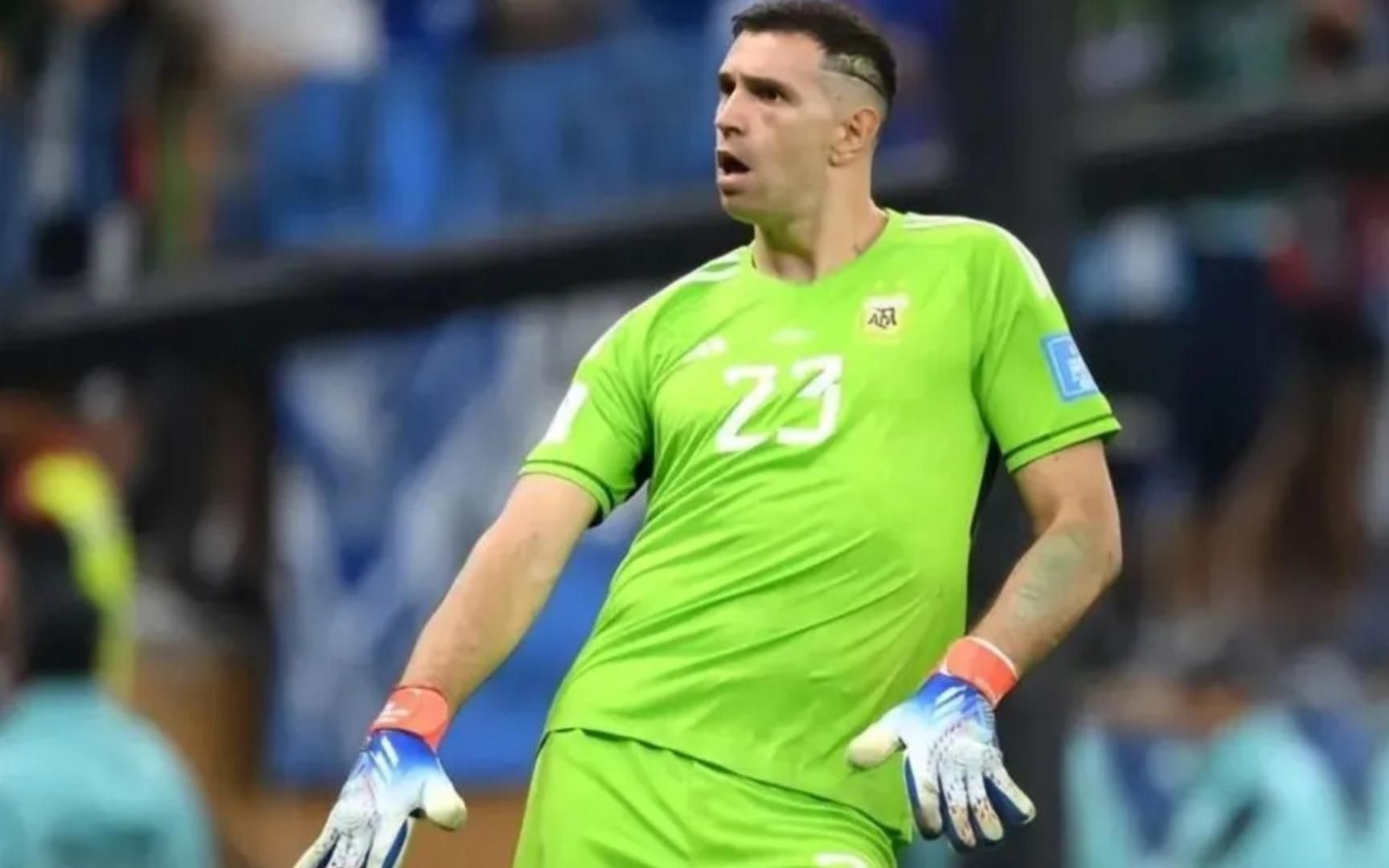 狂有狂的资本!大马丁再次上演世界杯经典"扑救",球迷都沸腾了