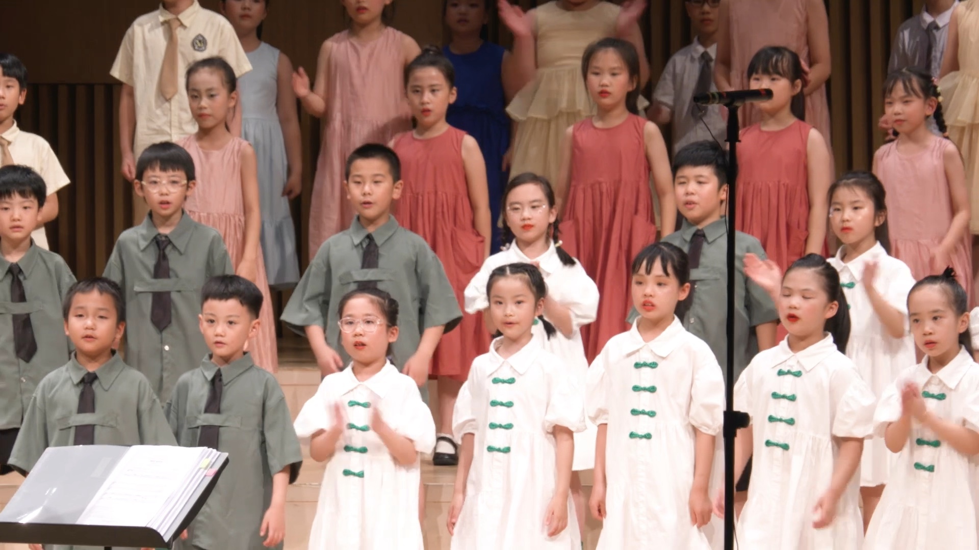 福州糖果少儿合唱团精彩表演现场直击!《sisi sote》