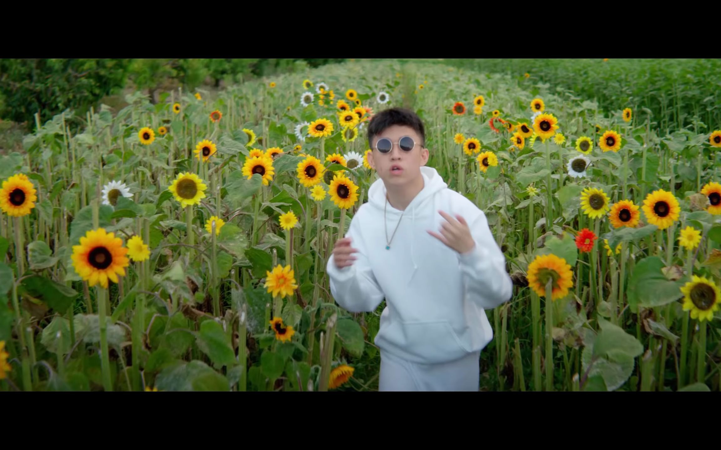 rich brian - glow like dat