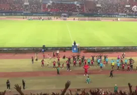 Tải video: 【中超】河南2-0成都，赛后维京战吼庆祝