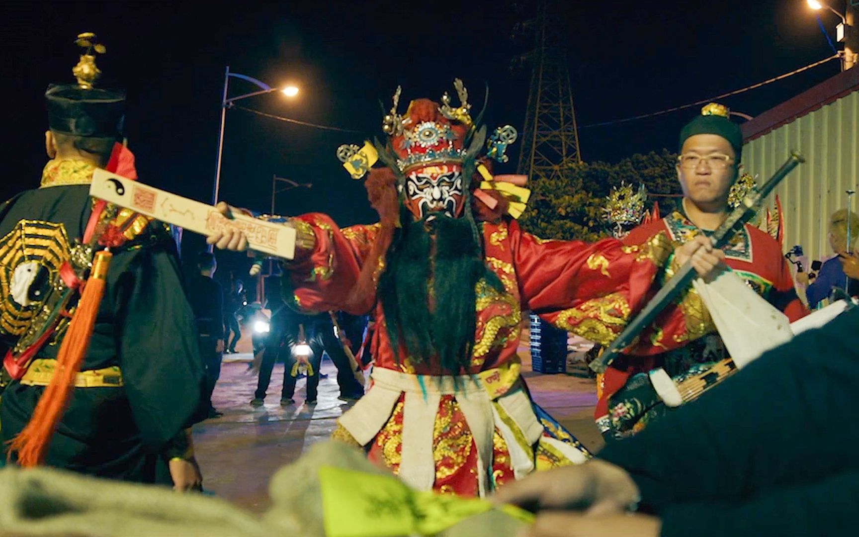 [图]钟馗护送肉粽出海，中途被警察拦住，意外放走番邦邪神，因此惹下大祸！台湾恐怖电影《馗降：粽邪》