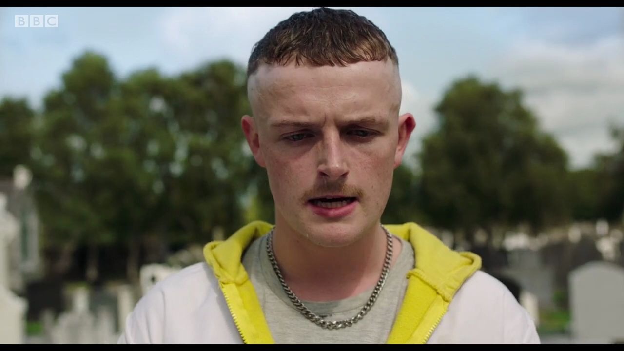 [图]少年犯 The Young Offenders S1E3 演唱u2的with or without片段