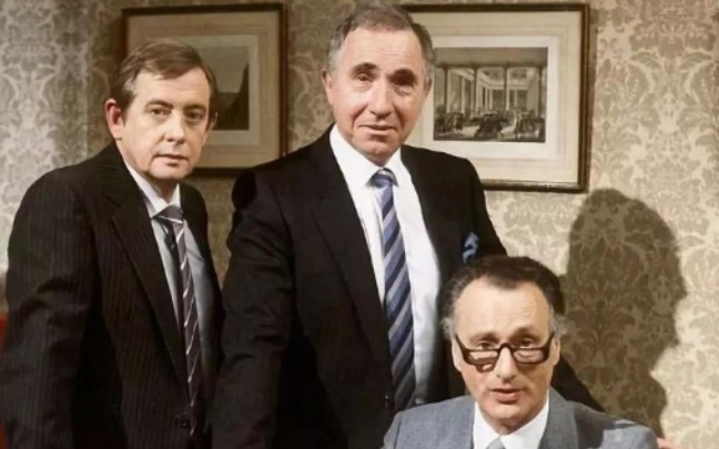 [图]【Yes,Minister】第一季第一集 宣言是空话