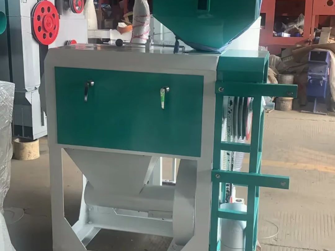 老板啊,你想买大米抛光机就选这款水雾型大米抛光机,很多人都在用它