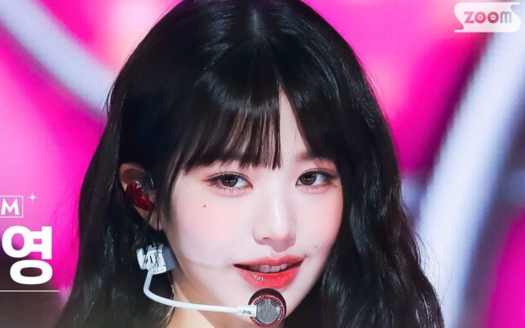 金丝眼镜呆萌学姐张元英!