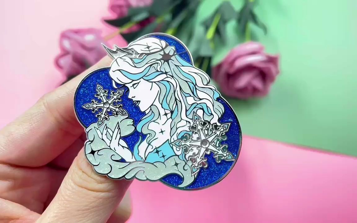 新鲜出炉的仿珐琅 金葱粉徽章!