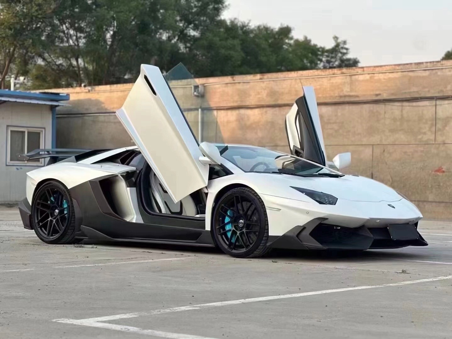 兰博基尼埃文塔多lp700-4改装mansory碳纤维包围套件lamborghini