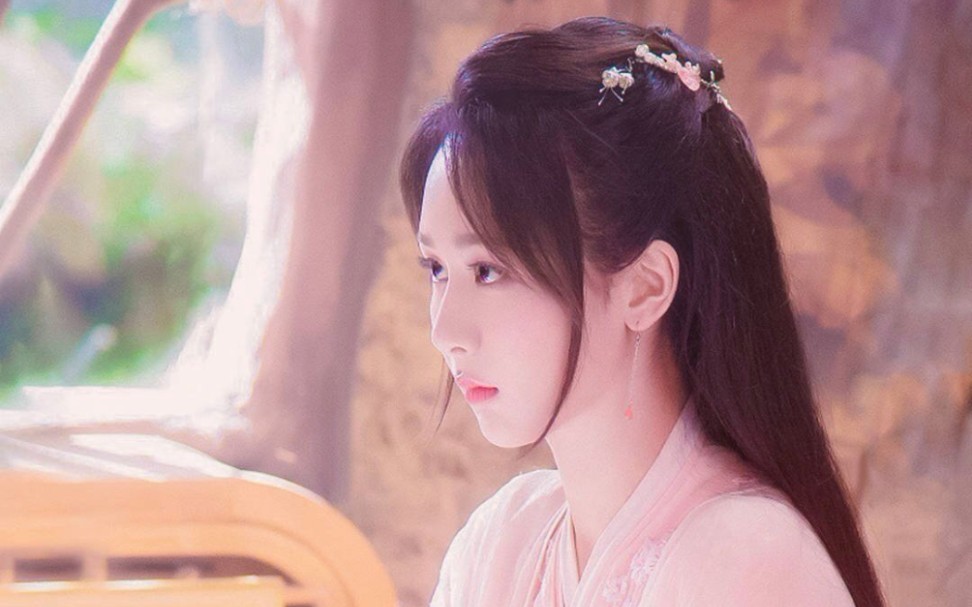 【不染】杨紫唱起这首歌和别人唱的感觉不同,她唱,有种前尘往事涌起的