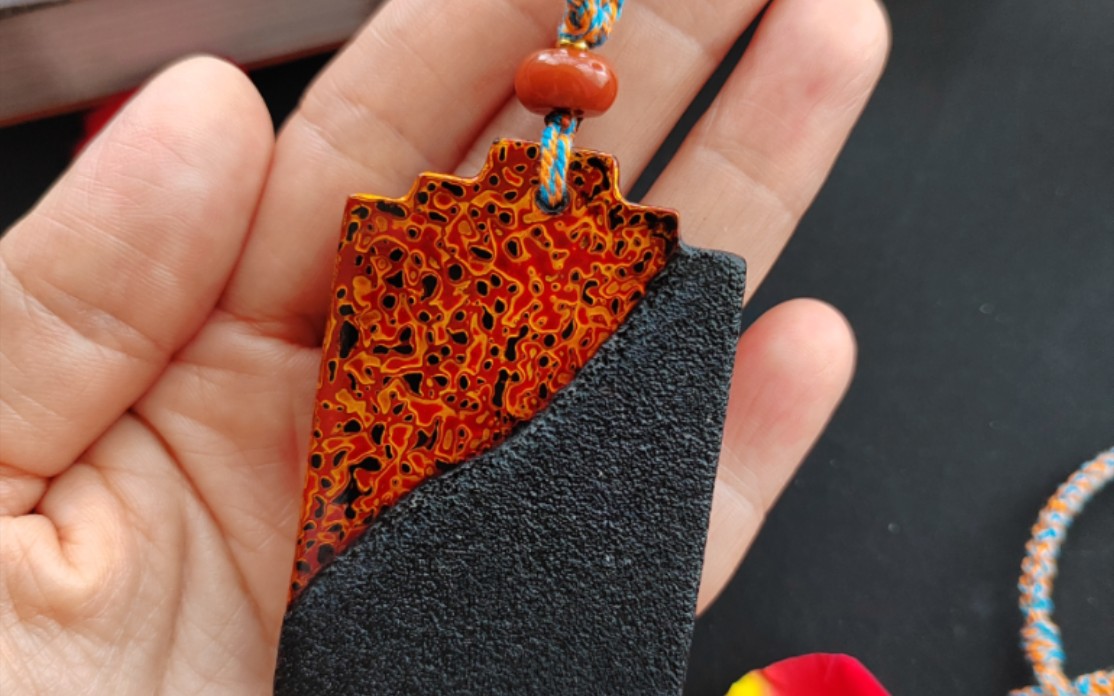 大漆非遗作品纯手工红金犀皮漆绿檀无事牌