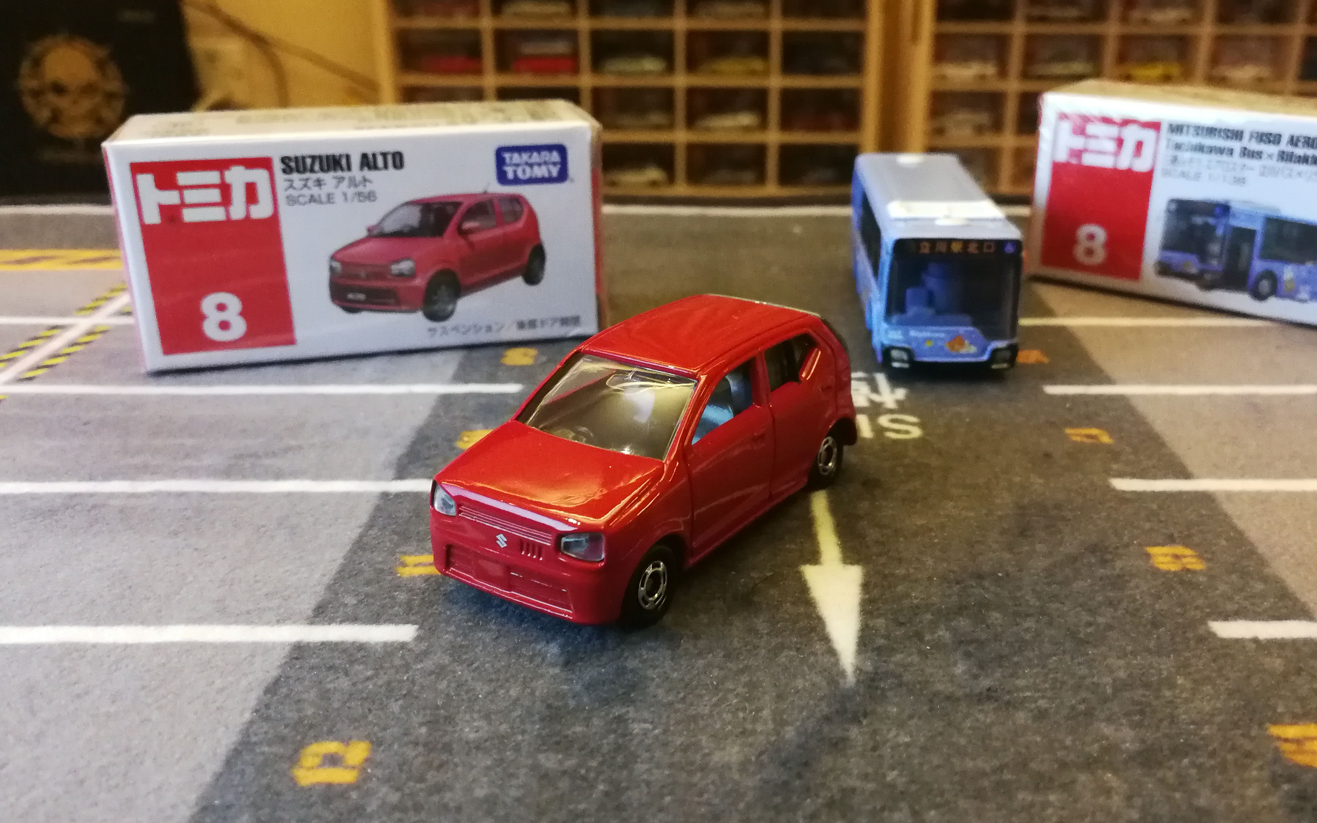 多美卡红白盒8suzukialto中国民用家庭车的先驱者