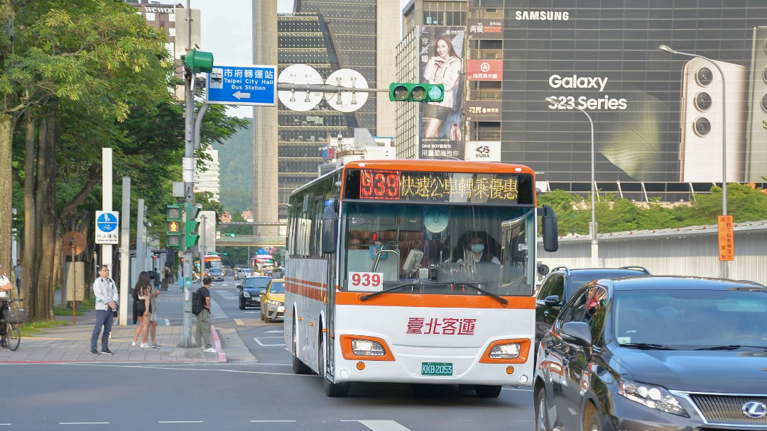 台北市公共汽车图片