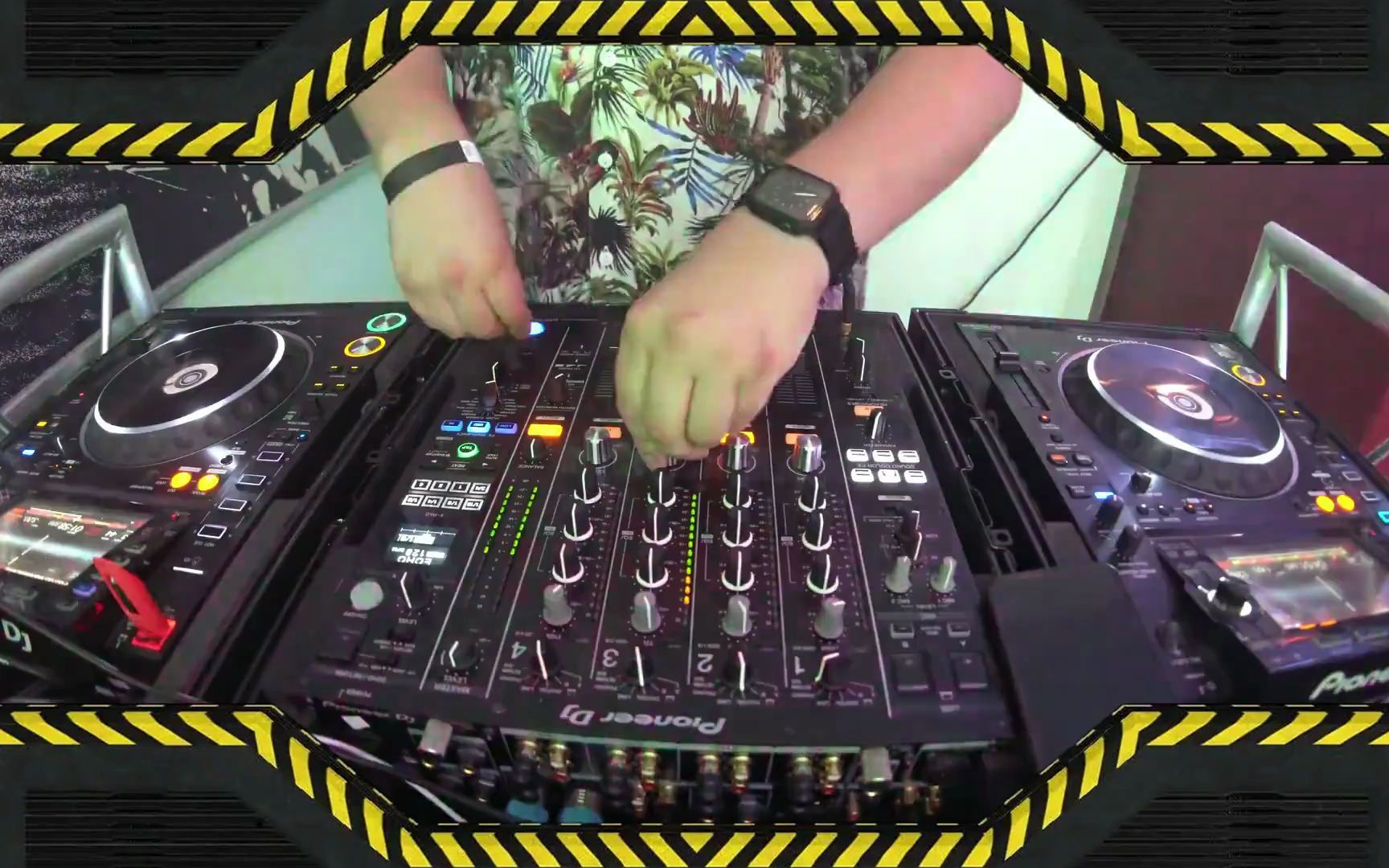 dj打碟(电子音乐)电音云蹦迪之- derslomka