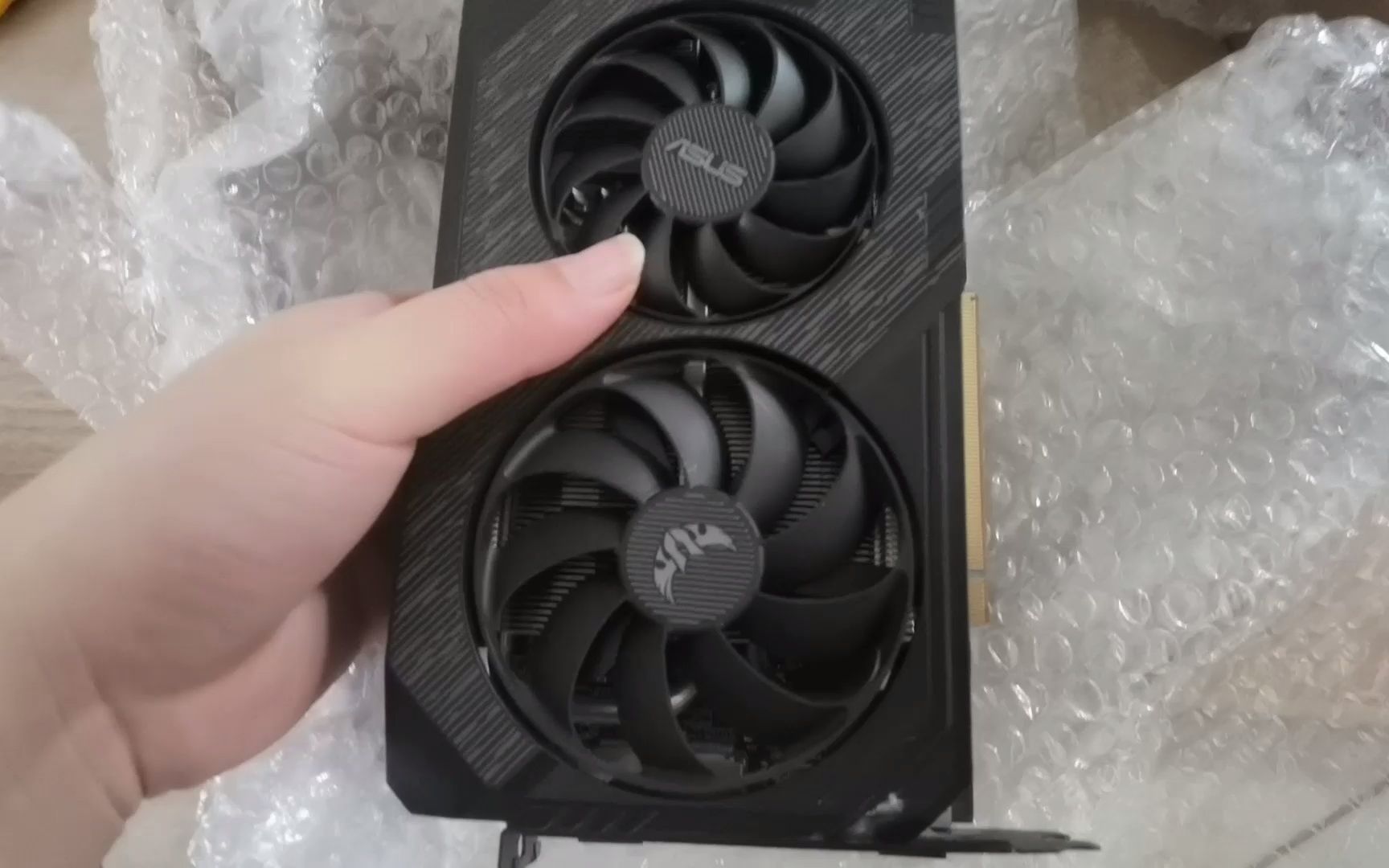 华硕rx5600xt tuf3矿卡开箱,成功翻下山!